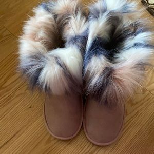 Cute pink /mauve boots